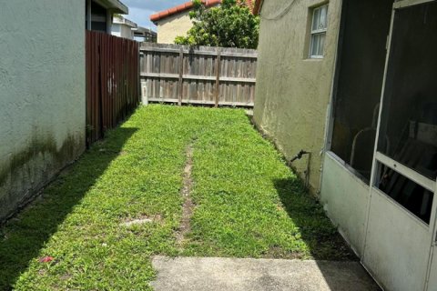 House in Miami, Florida 3 bedrooms, 117.43 sq.m. № 2192719 - photo 26