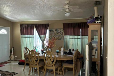 House in Miami, Florida 3 bedrooms, 117.43 sq.m. № 2192719 - photo 5