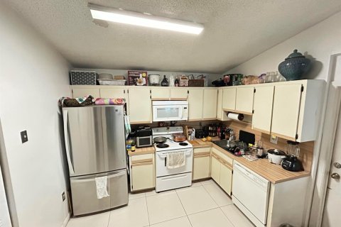 House in Miami, Florida 3 bedrooms, 117.43 sq.m. № 2192719 - photo 8