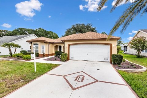 House in The Villages, Florida 3 bedrooms, 219.25 sq.m. № 2362317 - photo 8