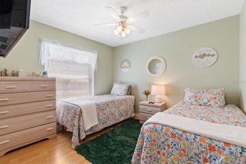 House in The Villages, Florida 3 bedrooms, 219.25 sq.m. № 2362317 - photo 30
