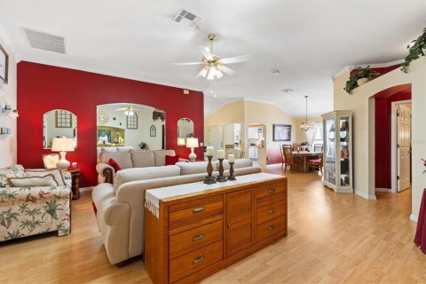House in The Villages, Florida 3 bedrooms, 219.25 sq.m. № 2362317 - photo 16