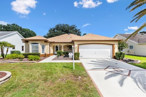 House in The Villages, Florida 3 bedrooms, 219.25 sq.m. № 2362317 - photo 7