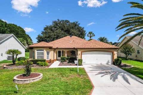 House in The Villages, Florida 3 bedrooms, 219.25 sq.m. № 2362317