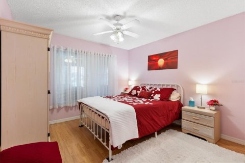 House in The Villages, Florida 3 bedrooms, 219.25 sq.m. № 2362317 - photo 27