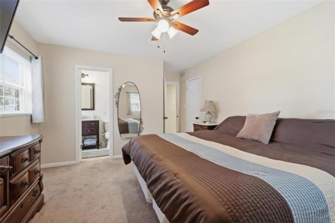 House in DeLand, Florida 5 bedrooms, 268.67 sq.m. № 2202913 - photo 28