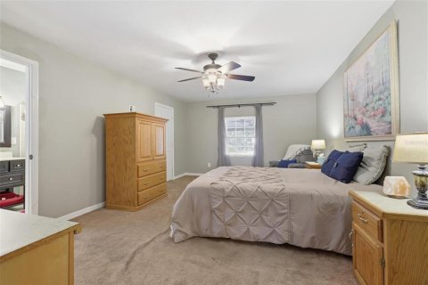 House in DeLand, Florida 5 bedrooms, 268.67 sq.m. № 2202913 - photo 8