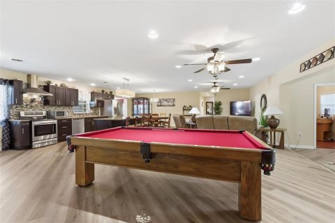 House in DeLand, Florida 5 bedrooms, 268.67 sq.m. № 2202913 - photo 13