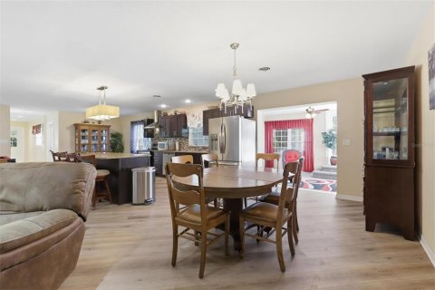 House in DeLand, Florida 5 bedrooms, 268.67 sq.m. № 2202913 - photo 21