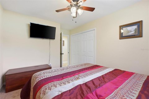 House in DeLand, Florida 5 bedrooms, 268.67 sq.m. № 2202913 - photo 24
