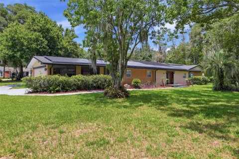 House in DeLand, Florida 5 bedrooms, 268.67 sq.m. № 2202913