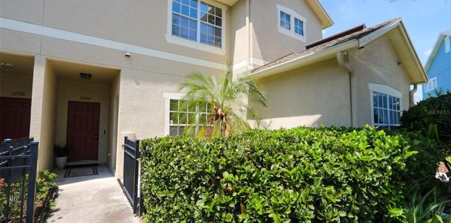 Adosado en Riverview, Florida 2 dormitorios, 124.49 m2 № 2093624