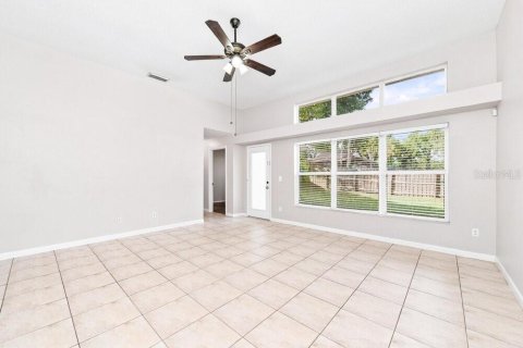 Villa ou maison à louer à Apopka, Floride: 3 chambres, 117.61 m2 № 2406610 - photo 4