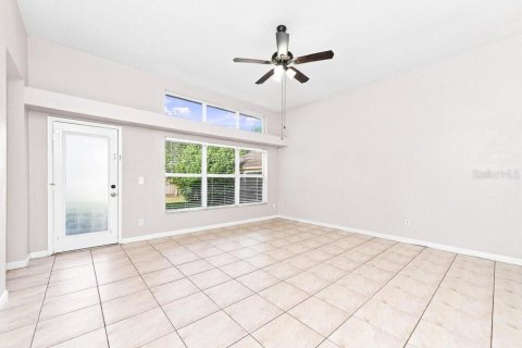Villa ou maison à louer à Apopka, Floride: 3 chambres, 117.61 m2 № 2406610 - photo 5