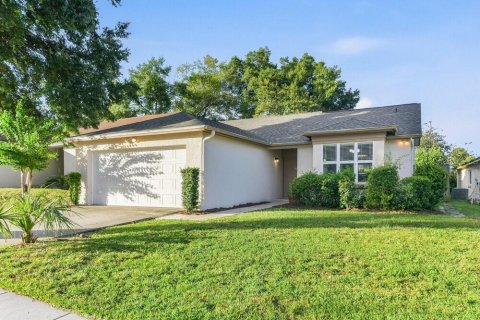 Villa ou maison à louer à Apopka, Floride: 3 chambres, 117.61 m2 № 2406610 - photo 3
