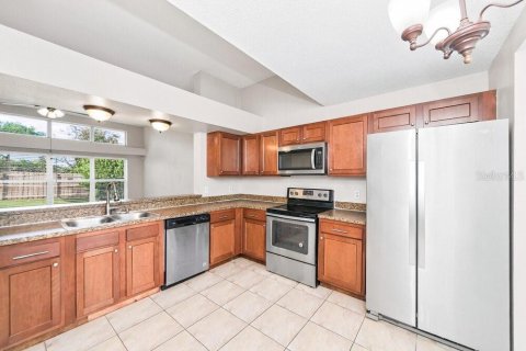 Villa ou maison à louer à Apopka, Floride: 3 chambres, 117.61 m2 № 2406610 - photo 8