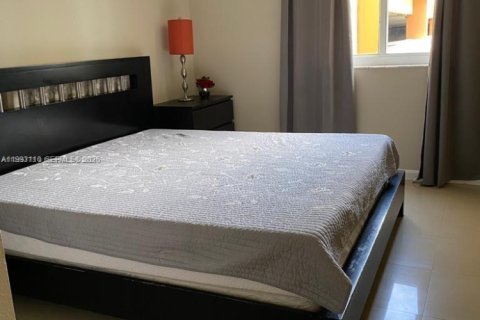 Снять в аренду кондоминиум в Авентура, Флорида 1 спальня, 78.13м2, № 2055602 - фото 2