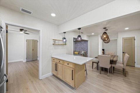 Casa en venta en Saint Petersburg, Florida, 4 dormitorios, 174.1 m2 № 2143076 - foto 5