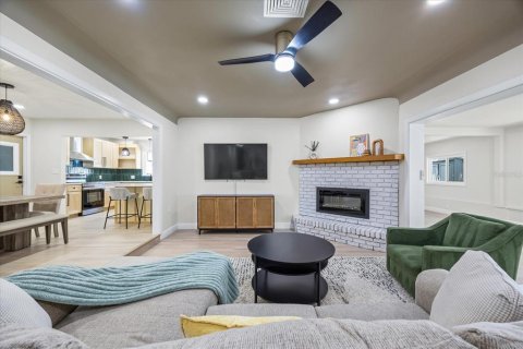 Casa en venta en Saint Petersburg, Florida, 4 dormitorios, 174.1 m2 № 2143076 - foto 4