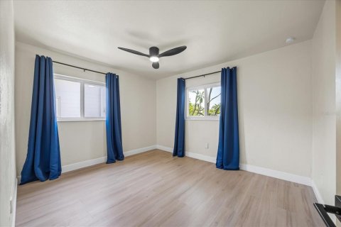 Casa en venta en Saint Petersburg, Florida, 4 dormitorios, 174.1 m2 № 2143076 - foto 10