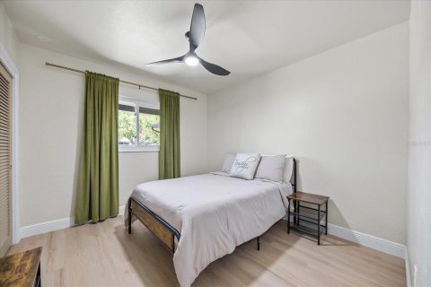 Casa en venta en Saint Petersburg, Florida, 4 dormitorios, 174.1 m2 № 2143076 - foto 8