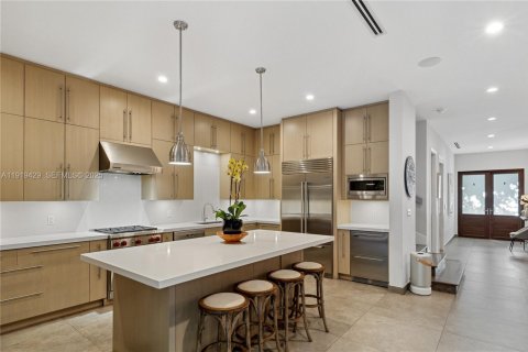 Touwnhouse à louer à Miami, Floride: 4 chambres, 303.33 m2 № 1976655 - photo 8