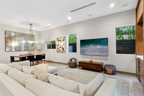 Touwnhouse à louer à Miami, Floride: 4 chambres, 303.33 m2 № 1976655 - photo 7