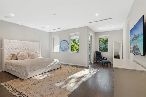 Touwnhouse à louer à Miami, Floride: 4 chambres, 303.33 m2 № 1976655 - photo 11