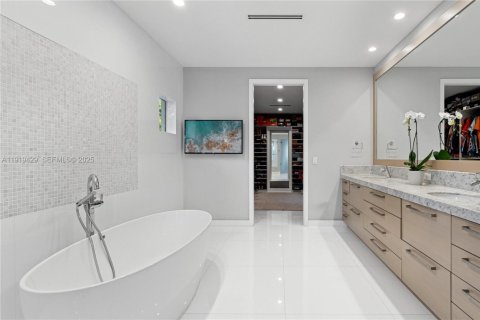 Touwnhouse à louer à Miami, Floride: 4 chambres, 303.33 m2 № 1976655 - photo 14