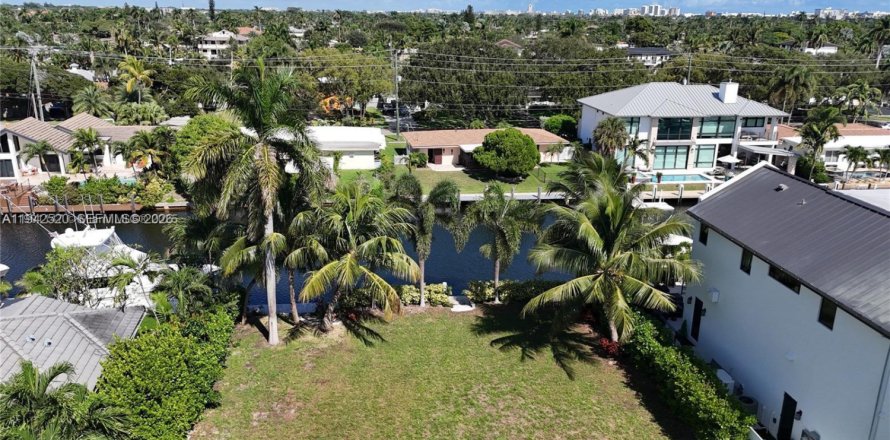 Земельный участок в Лайтхаус-Пойнт, Флорида № 1999980