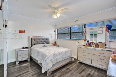 Touwnhouse à vendre à Tamarac, Floride: 3 chambres, 121.79 m2 № 2054509 - photo 18