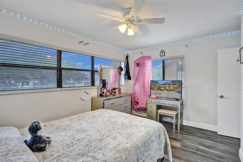 Touwnhouse à vendre à Tamarac, Floride: 3 chambres, 121.79 m2 № 2054509 - photo 19