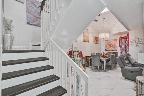 Touwnhouse à vendre à Tamarac, Floride: 3 chambres, 121.79 m2 № 2054509 - photo 12