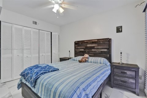 Touwnhouse à vendre à Tamarac, Floride: 3 chambres, 121.79 m2 № 2054509 - photo 23