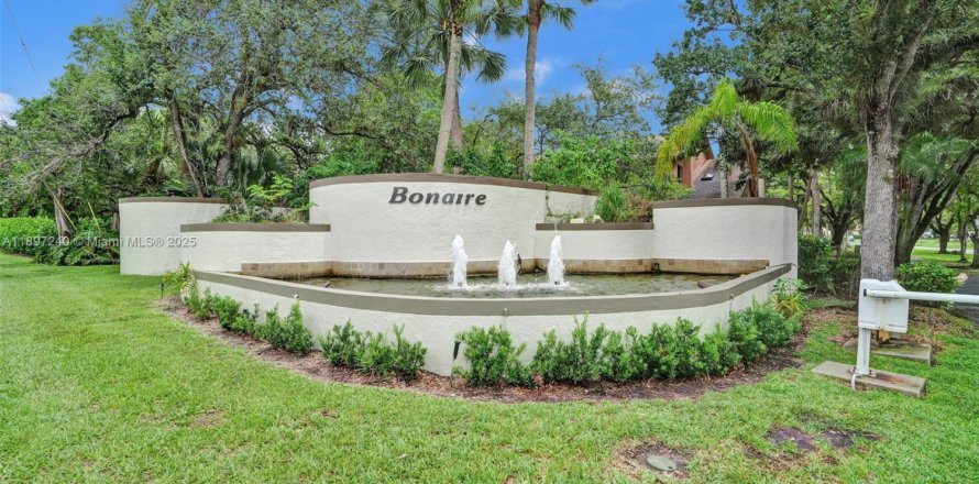 Touwnhouse à Tamarac, Floride 3 chambres, 121.79 m2 № 2054509