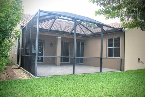 Casa en alquiler en Weston, Florida, 3 dormitorios, 142.33 m2 № 1890932 - foto 4