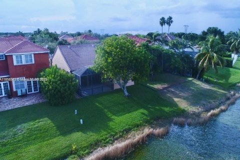 Casa en alquiler en Weston, Florida, 3 dormitorios, 142.33 m2 № 1890932 - foto 2
