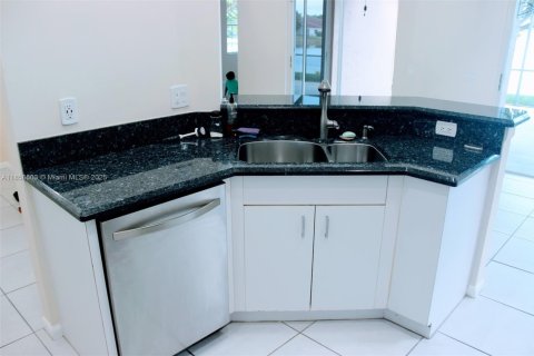 Casa en alquiler en Weston, Florida, 3 dormitorios, 142.33 m2 № 1890932 - foto 7