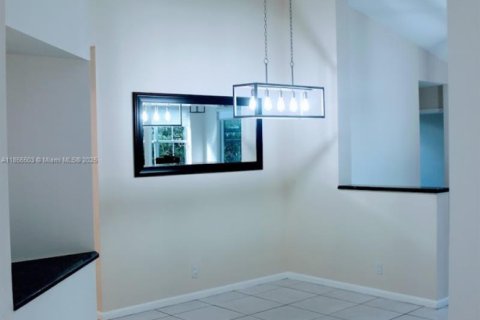 Casa en alquiler en Weston, Florida, 3 dormitorios, 142.33 m2 № 1890932 - foto 10