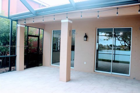 Casa en alquiler en Weston, Florida, 3 dormitorios, 142.33 m2 № 1890932 - foto 16