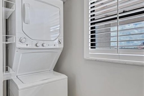 Condominio en venta en Sarasota, Florida, 2 dormitorios, 117.52 m2 № 2351755 - foto 22