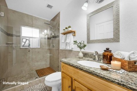 House in Miami, Florida 5 bedrooms, 214.05 sq.m. № 1948522 - photo 6