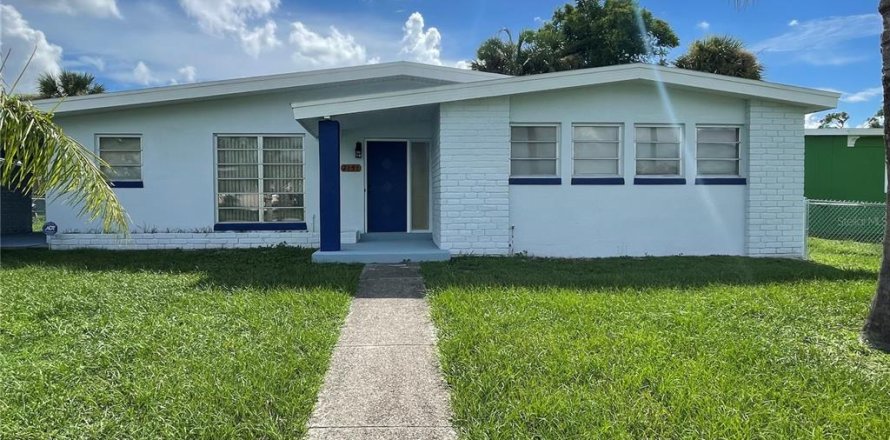 Casa en Port Charlotte, Florida 2 dormitorios, 115.48 m2 № 1898861