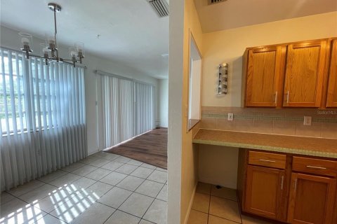 House in Port Charlotte, Florida 2 bedrooms, 115.48 sq.m. № 1898861 - photo 5