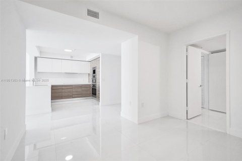 Condominio en venta en Sunny Isles Beach, Florida, 2 dormitorios, 143.16 m2 № 1976083 - foto 23