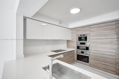 Condominio en venta en Sunny Isles Beach, Florida, 2 dormitorios, 143.16 m2 № 1976083 - foto 21