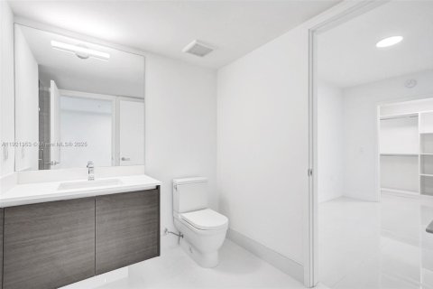 Condominio en venta en Sunny Isles Beach, Florida, 2 dormitorios, 143.16 m2 № 1976083 - foto 28