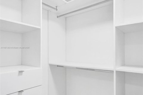 Condominio en venta en Sunny Isles Beach, Florida, 2 dormitorios, 143.16 m2 № 1976083 - foto 29