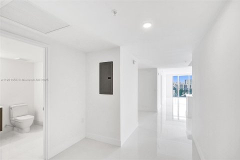 Condominio en venta en Sunny Isles Beach, Florida, 2 dormitorios, 143.16 m2 № 1976083 - foto 4