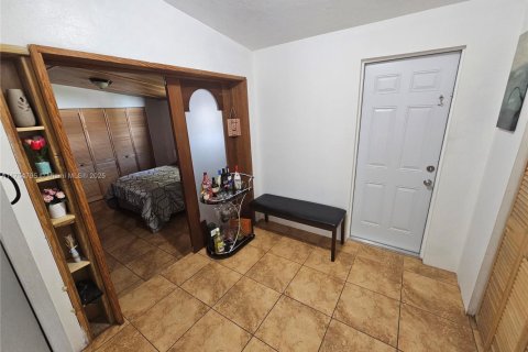Villa ou maison à vendre à Miami, Floride: 4 chambres, 123.19 m2 № 1861116 - photo 27